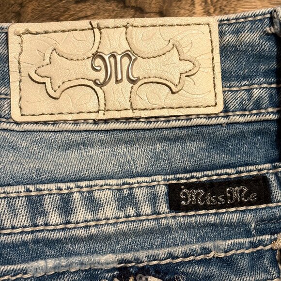 MISS ME Midrise Capri Jeans Embellished - 28 - Picture 6 of 10